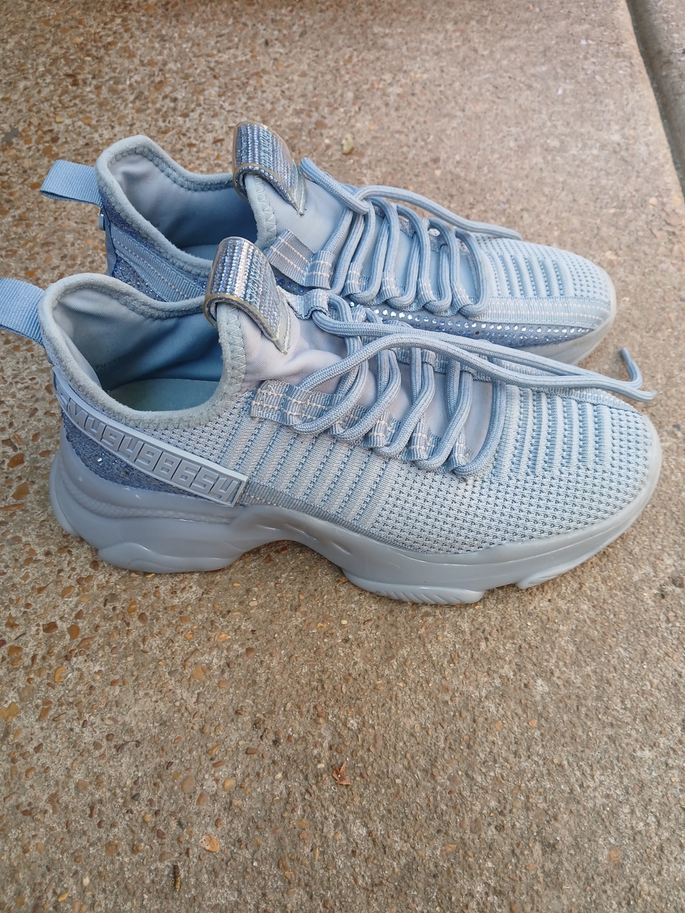 Steve Madden Maxima sneakers in light.